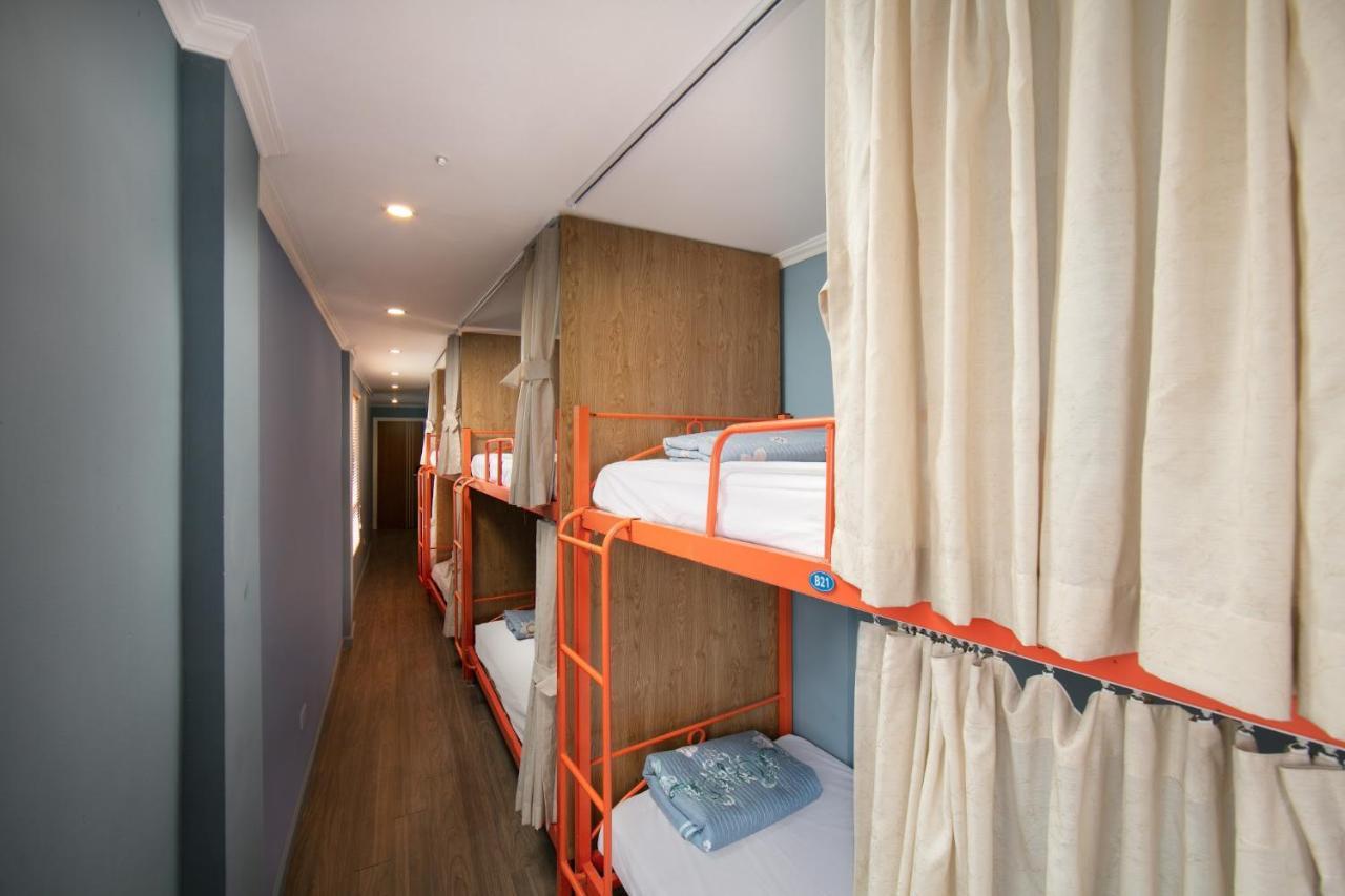 Khách sạn Backpackers Hà Nội Có Quầy Bar Tầng Thượng 3*